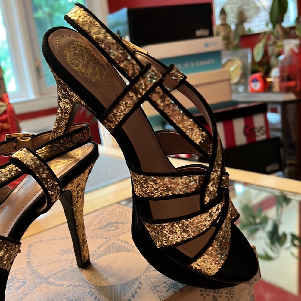 Vince Camuto Padrita Platform Sandals in Gold Glitter & Blk Suede Sz 7 1… - Picture 2 of 16